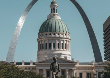 La FAA assegna quasi 1 miliardo di dollari in finanziamenti aeroportuali