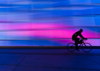 Viaggiare per lavoro: le ragioni per utilizzare una bicicletta