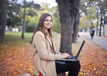 Strategie di work-life balance per migliorare il benessere dei dipendenti in sede e in trasferta