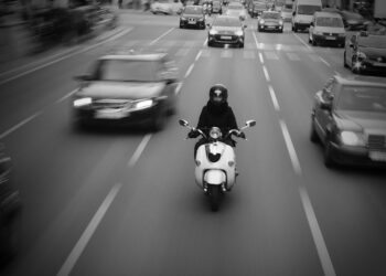 Report sulla mobilità di passeggeri e merci: percorriamo 2,4 miliardi di km al giorno