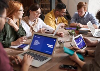 Chi organizza i viaggi aziendali? Una gestione a tre teste