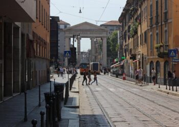 Parcheggio residenti con auto aziendale