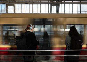Treni ad Alta Velocità in ritardo: Altroconsumo chiede rimborsi più equi