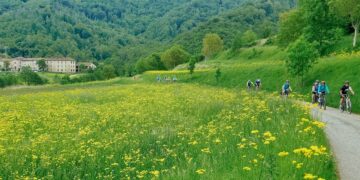 L’Italia conquista l’Europa pedalando verso una nuova idea di viaggio