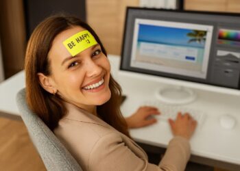 Solo il 5% degli italiani è felice al lavoro: perché anche le trasferte sono diventate fonte di stress