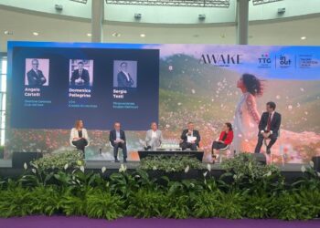 Italiani in viaggio: mercato stabile ma il turismo organizzato accelera