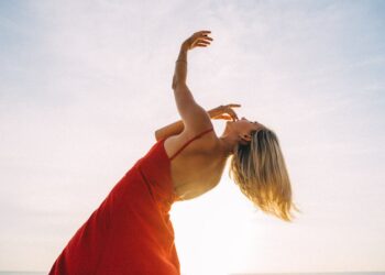 Viaggiare senza nausea: la tecnologia medicale che trasforma l’esperienza del movimento