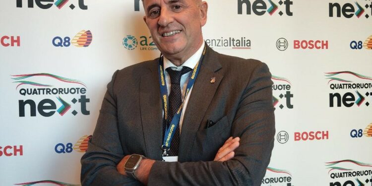 Vincenzo Maniaci, Q8, parla di carte carburante aziendali