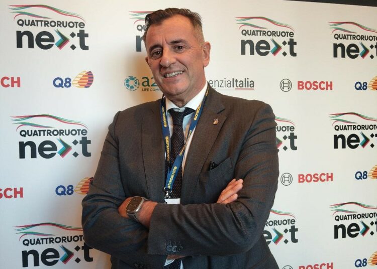 Vincenzo Maniaci, Q8, parla di carte carburante aziendali