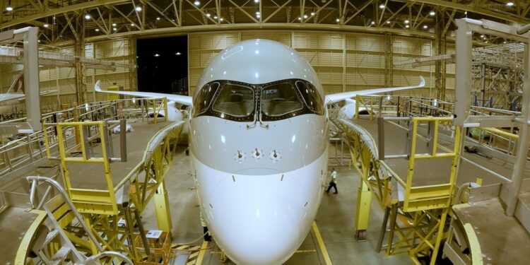 Qatar Airways accelera sulla connettività: Starlink a bordo dei Boeing 787 e di tutta la flotta Airbus A350