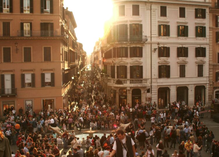 Airbnb "Prenota subito paga dopo"