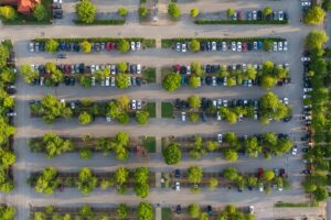 parcheggio aziendale all'ombra