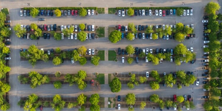 parcheggio aziendale all'ombra
