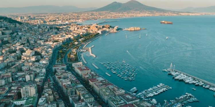 Aeroporto Napoli Capodichino chiuso