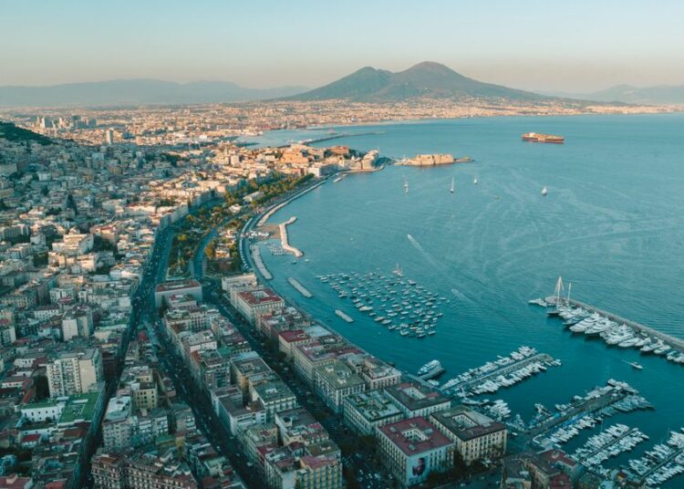 Aeroporto Napoli Capodichino chiuso